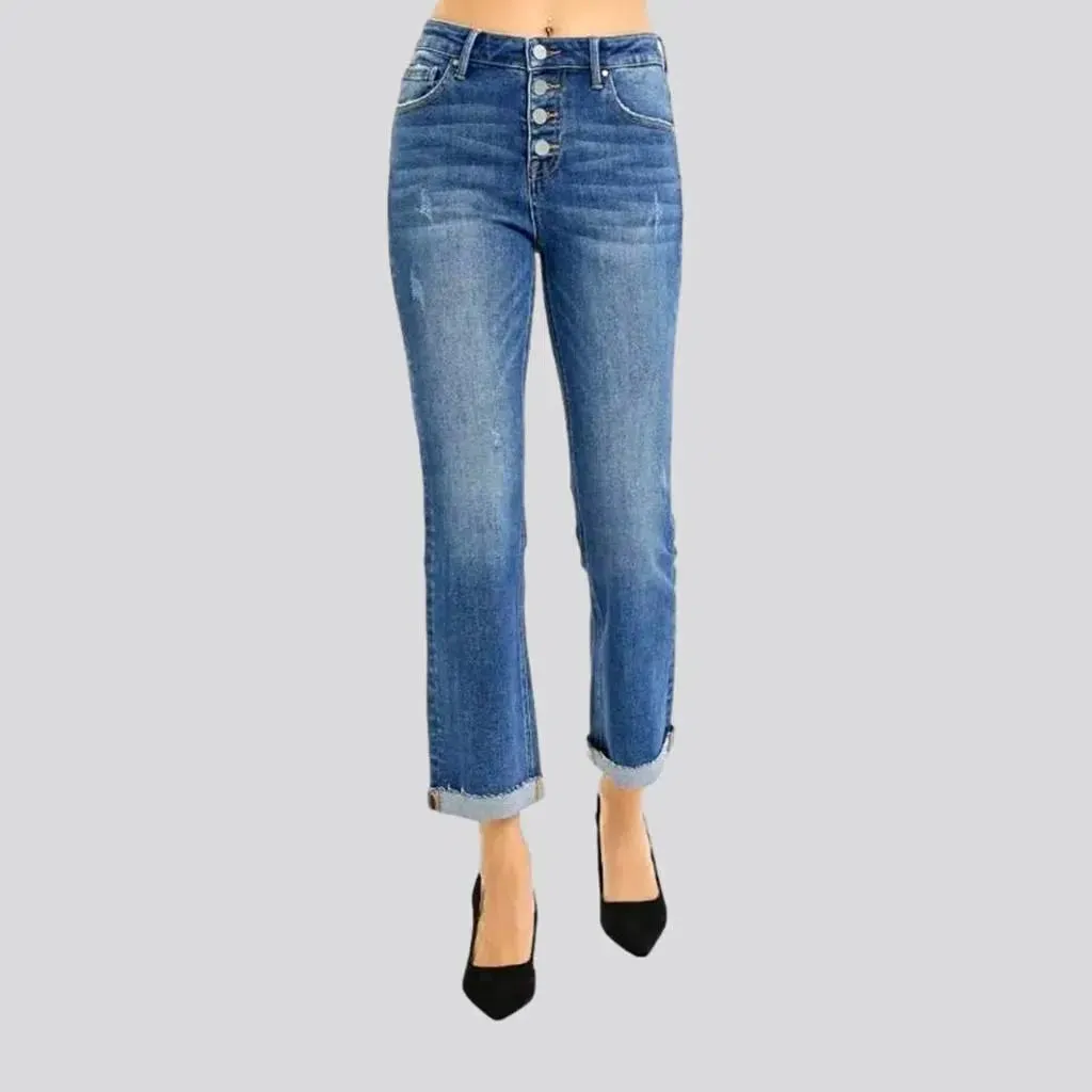 Sanded women's medium-wash jeans